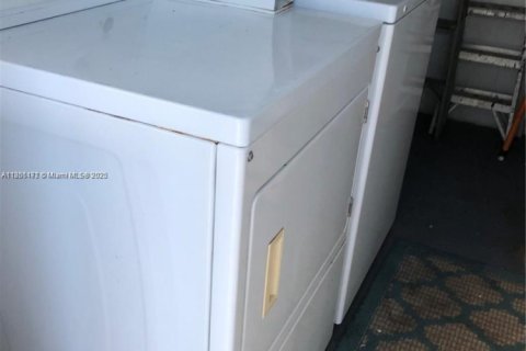 Купить кондоминиум в Холливуд, Флорида 2 спальни, 86.4м2, № 1962771 - фото 1