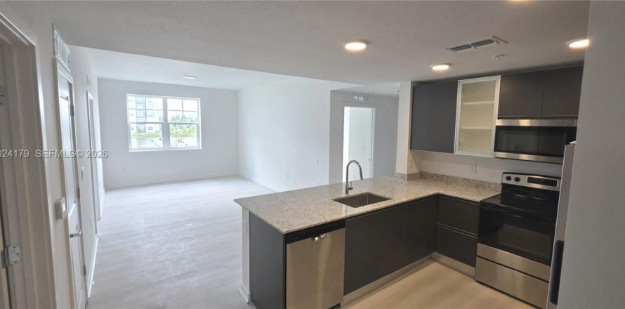 Condo in Orlando, Florida, 3 bedrooms  № 2077576