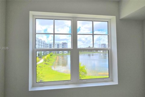 Condo in Orlando, Florida, 3 bedrooms  № 2077576 - photo 12