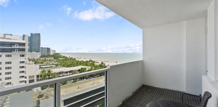 Condominio en Miami Beach, Florida, 1 dormitorio № 1763792