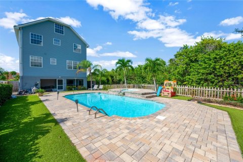 House in Apollo Beach, Florida 5 bedrooms, 273.13 sq.m. № 1662210 - photo 4