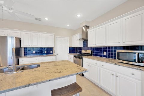 House in Apollo Beach, Florida 5 bedrooms, 273.13 sq.m. № 1662210 - photo 11