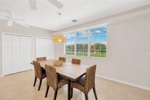 House in Apollo Beach, Florida 5 bedrooms, 273.13 sq.m. № 1662210 - photo 13
