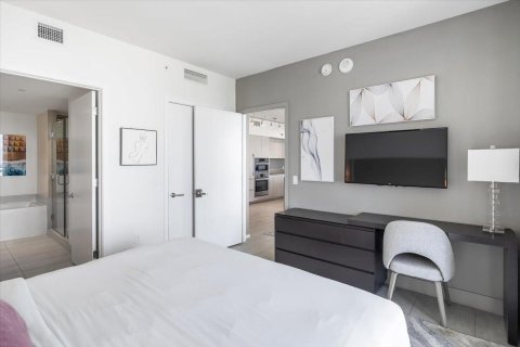 Купить кондоминиум в Холливуд, Флорида 3 комнаты, 99.87м2, № 2147002 - фото 23