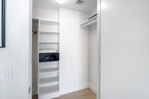 Купить кондоминиум в Холливуд, Флорида 3 комнаты, 99.87м2, № 2147002 - фото 26