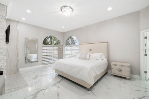 Купить виллу или дом в Уиндермир, Флорида 13 комнат, 312.62м2, № 2350310 - фото 9