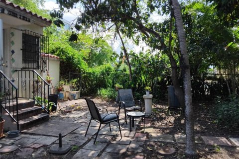 Casa en venta en Miami, Florida, 2 dormitorios, 85.84 m2 № 2025930 - foto 12