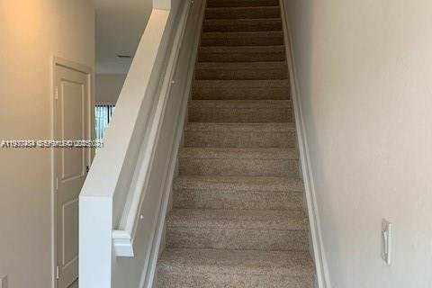 Снять в аренду таунхаус в Флорида-Сити, Флорида 3 спальни, 136.19м2, № 1989213 - фото 5