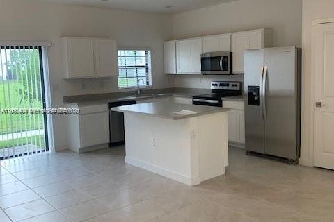 Снять в аренду таунхаус в Флорида-Сити, Флорида 3 спальни, 136.19м2, № 1989213 - фото 2