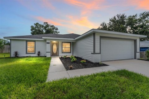 House in Summerfield, Florida 3 bedrooms, 127.83 sq.m. № 1876751 - photo 1