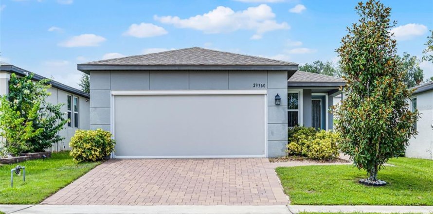 House in Leesburg, Florida 4 bedrooms, 157.93 sq.m. № 1844867