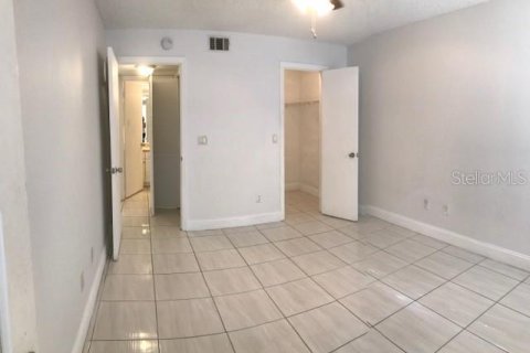 Condo in Orlando, Florida, 1 bedroom  № 2369356 - photo 5