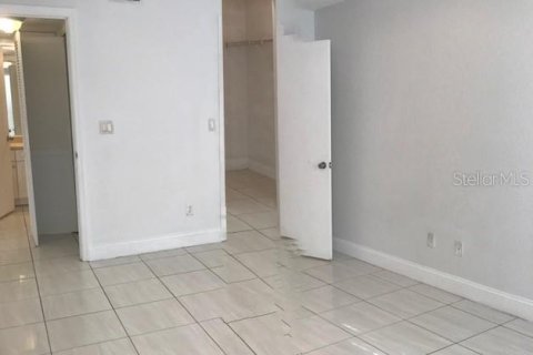 Condo in Orlando, Florida, 1 bedroom  № 2369356 - photo 4