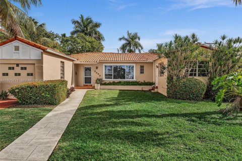 Снять в аренду виллу или дом в Майами-Бич, Флорида 3 спальни, 219.53м2, № 1984420 - фото 4