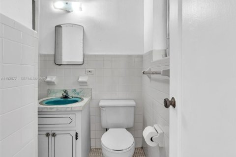 Снять в аренду виллу или дом в Майами-Бич, Флорида 3 спальни, 219.53м2, № 1984420 - фото 24