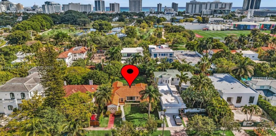 Дом в Майами-Бич, Флорида 3 спальни, 219.53м2 № 1984420