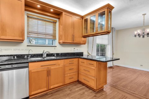 Снять в аренду виллу или дом в Майами-Бич, Флорида 3 спальни, 219.53м2, № 1984420 - фото 16