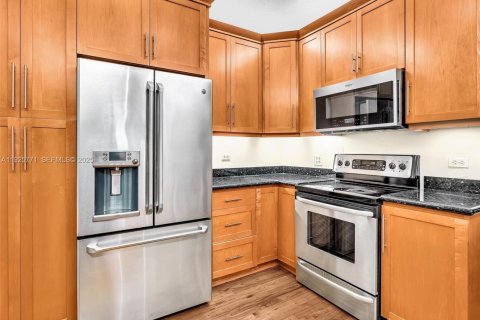 Снять в аренду виллу или дом в Майами-Бич, Флорида 3 спальни, 219.53м2, № 1984420 - фото 14