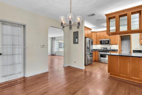 Снять в аренду виллу или дом в Майами-Бич, Флорида 3 спальни, 219.53м2, № 1984420 - фото 17