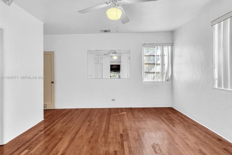 Снять в аренду виллу или дом в Майами-Бич, Флорида 3 спальни, 219.53м2, № 1984420 - фото 29