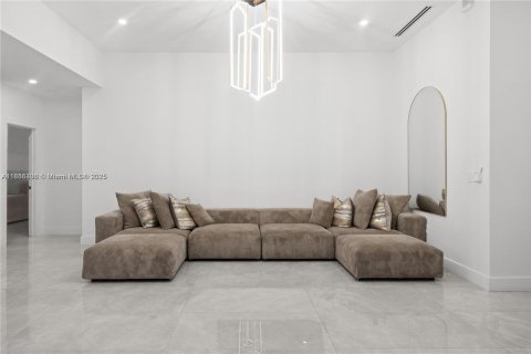 Villa ou maison à louer à Miami, Floride: 4 chambres, 212.47 m2 № 1933259 - photo 7