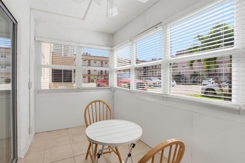 Copropriété à vendre à Palm Springs, Floride: 1 chambre, 83.61 m2 № 2248381 - photo 11
