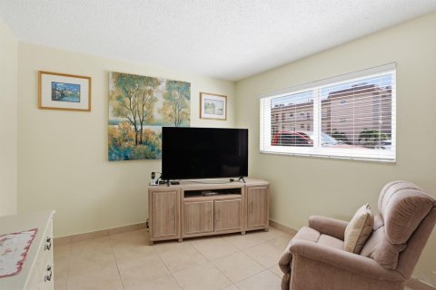 Copropriété à vendre à Palm Springs, Floride: 1 chambre, 83.61 m2 № 2248381 - photo 8
