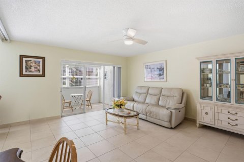 Copropriété à vendre à Palm Springs, Floride: 1 chambre, 83.61 m2 № 2248381 - photo 7