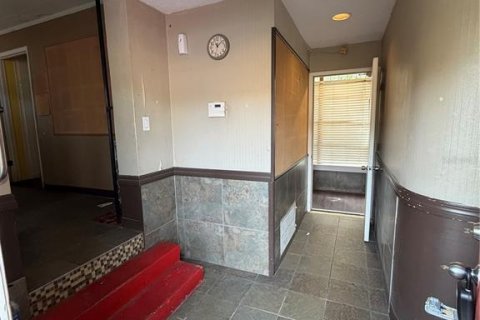 Commercial property in Lakeland, Florida 154.78 sq.m. № 2391017 - photo 2