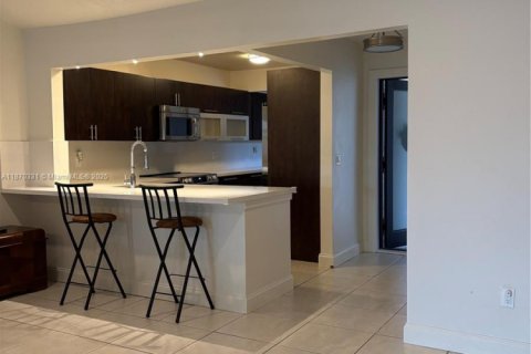 Townhouse in Miami, Florida 3 bedrooms, 138.61 sq.m. № 1923963 - photo 11