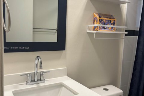 Townhouse in Miami, Florida 3 bedrooms, 138.61 sq.m. № 1923963 - photo 9