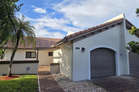 Townhouse in Miami, Florida 3 bedrooms, 138.61 sq.m. № 1923963 - photo 1