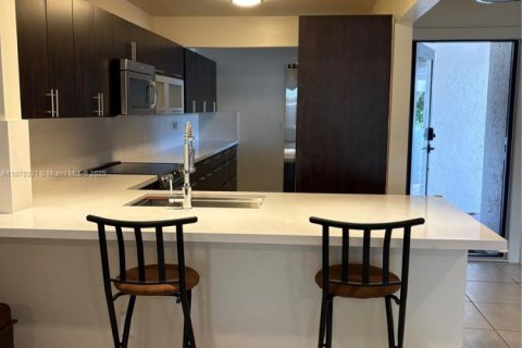 Townhouse in Miami, Florida 3 bedrooms, 138.61 sq.m. № 1923963 - photo 10