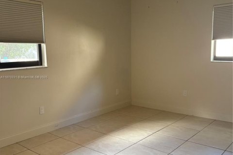 Townhouse in Miami, Florida 3 bedrooms, 138.61 sq.m. № 1923963 - photo 8