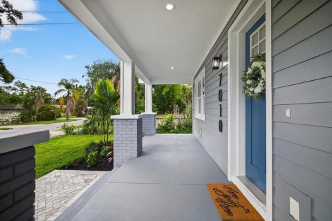 House in Tampa, Florida 3 bedrooms, 175.96 sq.m. № 1865823 - photo 5