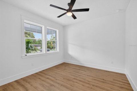 House in Tampa, Florida 3 bedrooms, 175.96 sq.m. № 1865823 - photo 29