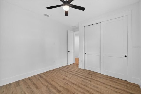House in Tampa, Florida 3 bedrooms, 175.96 sq.m. № 1865823 - photo 30