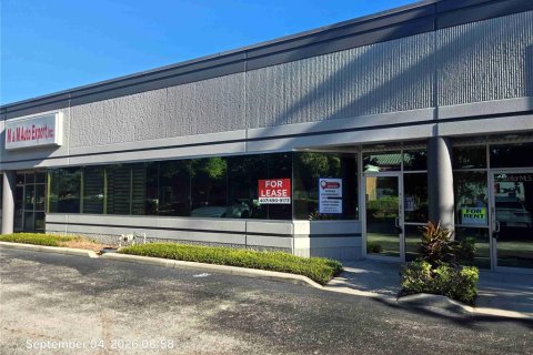 Immobilier commercial à louer à Orlando, Floride: 204.38 m2 № 2404935 - photo 2