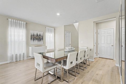 House in Wesley Chapel, Florida 5 bedrooms, 229.47 sq.m. № 2232509 - photo 14