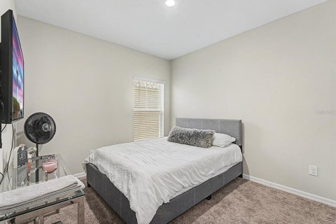 House in Wesley Chapel, Florida 5 bedrooms, 229.47 sq.m. № 2232509 - photo 24