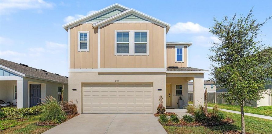 House in Wesley Chapel, Florida 5 bedrooms, 229.47 sq.m. № 2232509