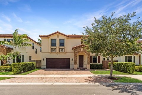 House in Homestead, Florida 4 bedrooms, 258.27 sq.m. № 1986988 - photo 1