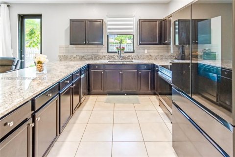 House in Homestead, Florida 4 bedrooms, 258.27 sq.m. № 1986988 - photo 6