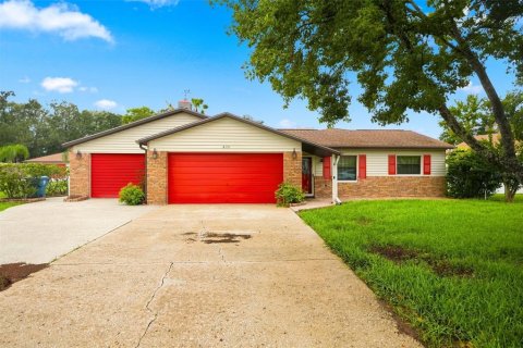 House in Spring Hill, Florida 3 bedrooms, 185.25 sq.m. № 2279866