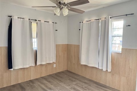 House in Saint Petersburg, Florida 3 bedrooms, 115.76 sq.m. № 2390993 - photo 10