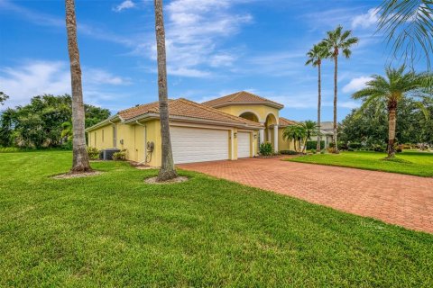 House in Bradenton, Florida 4 bedrooms, 281.22 sq.m. № 1899333 - photo 9