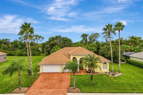 House in Bradenton, Florida 4 bedrooms, 281.22 sq.m. № 1899333 - photo 2