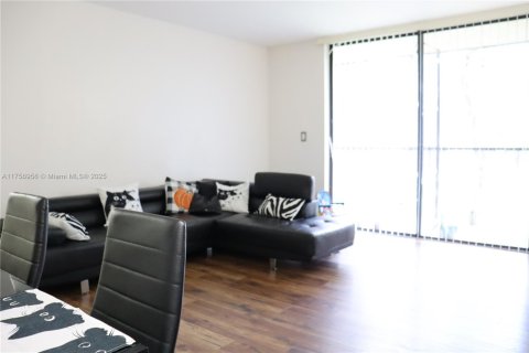 Купить кондоминиум в Майами, Флорида 2 спальни, 89.65м2, № 1716248 - фото 5