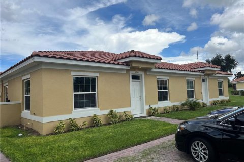 Condo à Kissimmee, Floride, 2 chambres  № 2368630
