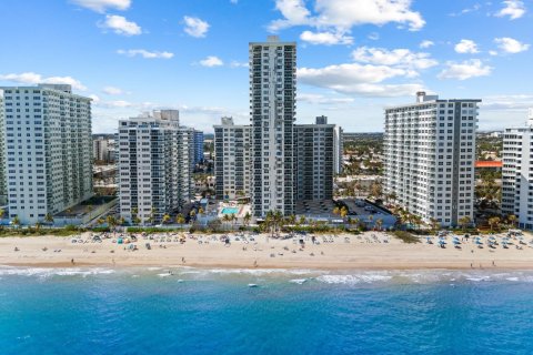 Condominio en alquiler en Fort Lauderdale, Florida, 2 dormitorios, 169.18 m2 № 1022289 - foto 1